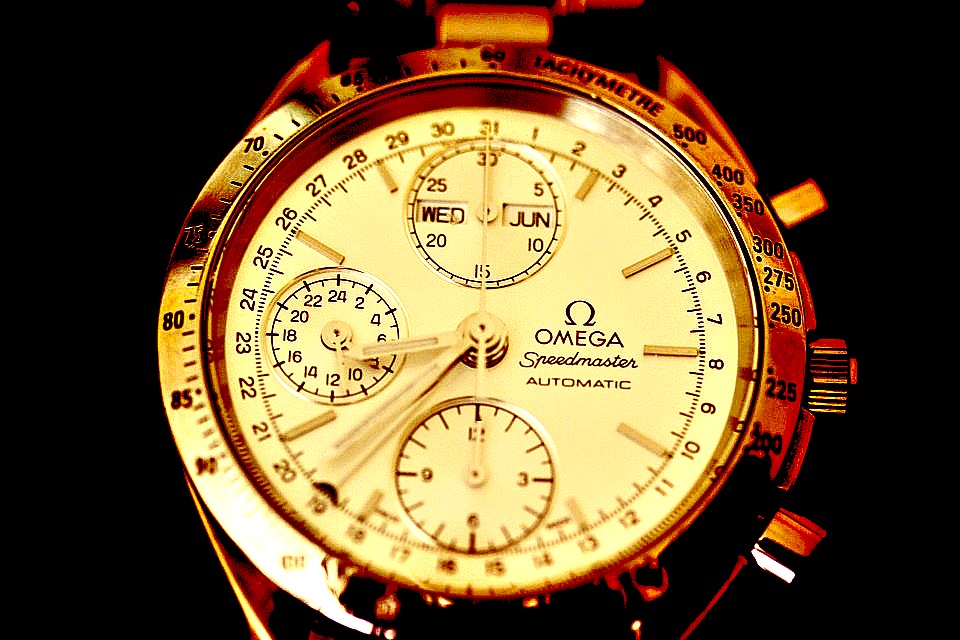 Montre de luxe : zoom sur la montre pour homme Omega