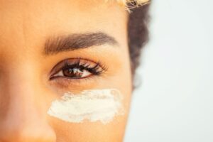 Comment bien profiter des vertus de la crème anti-âge de Nivea
