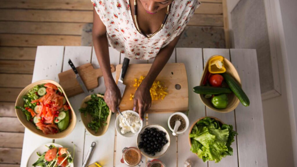 femme qui cuisine